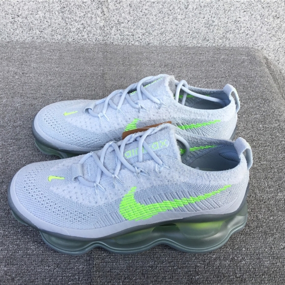 Women's Nike Air Max Flyknit scorpion - Picture 2 of 13